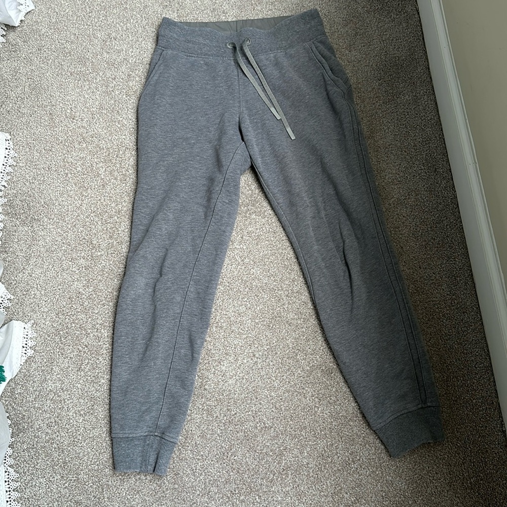 Lululemon jogger sweatpants. Gray. Size 2. Perfect condition